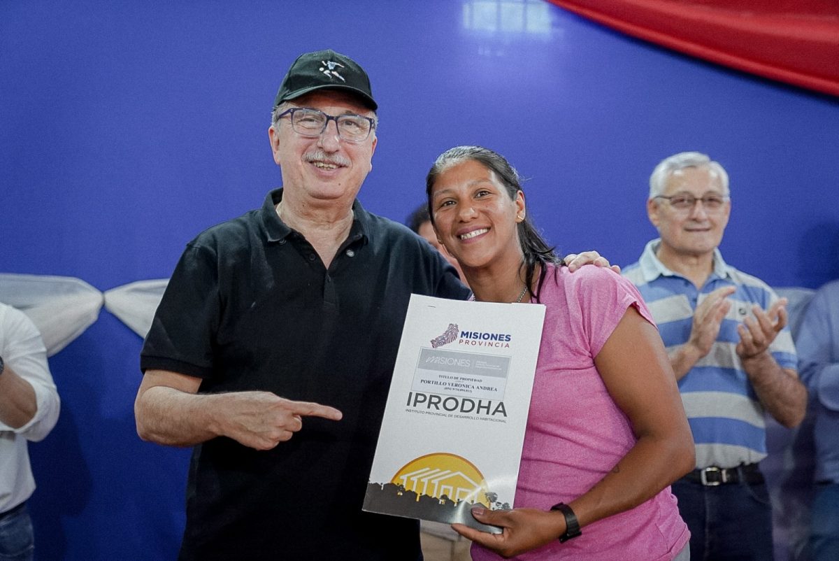 Passalacqua tras entrega de titulos de propiedad en Puerto Rico Es un acto de amor y devolucion 2 - 31