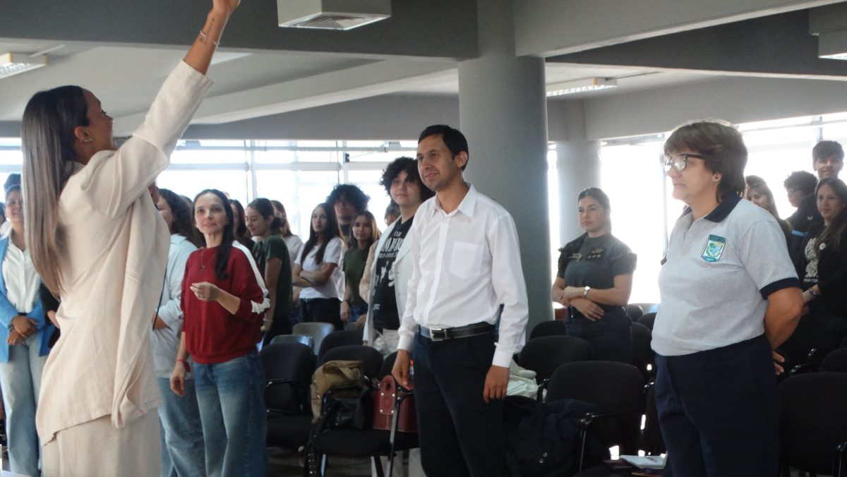Posadas promueve el bienestar emocional en adolescentes con jornadas sobre salud mental 2 - 5
