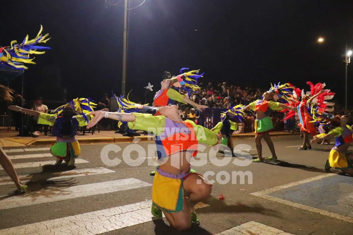 Posadas vive la tercera noche de la Estudiantina 2025 2 4 - Posadas vive la tercera noche de la Estudiantina 2025 3 - 3