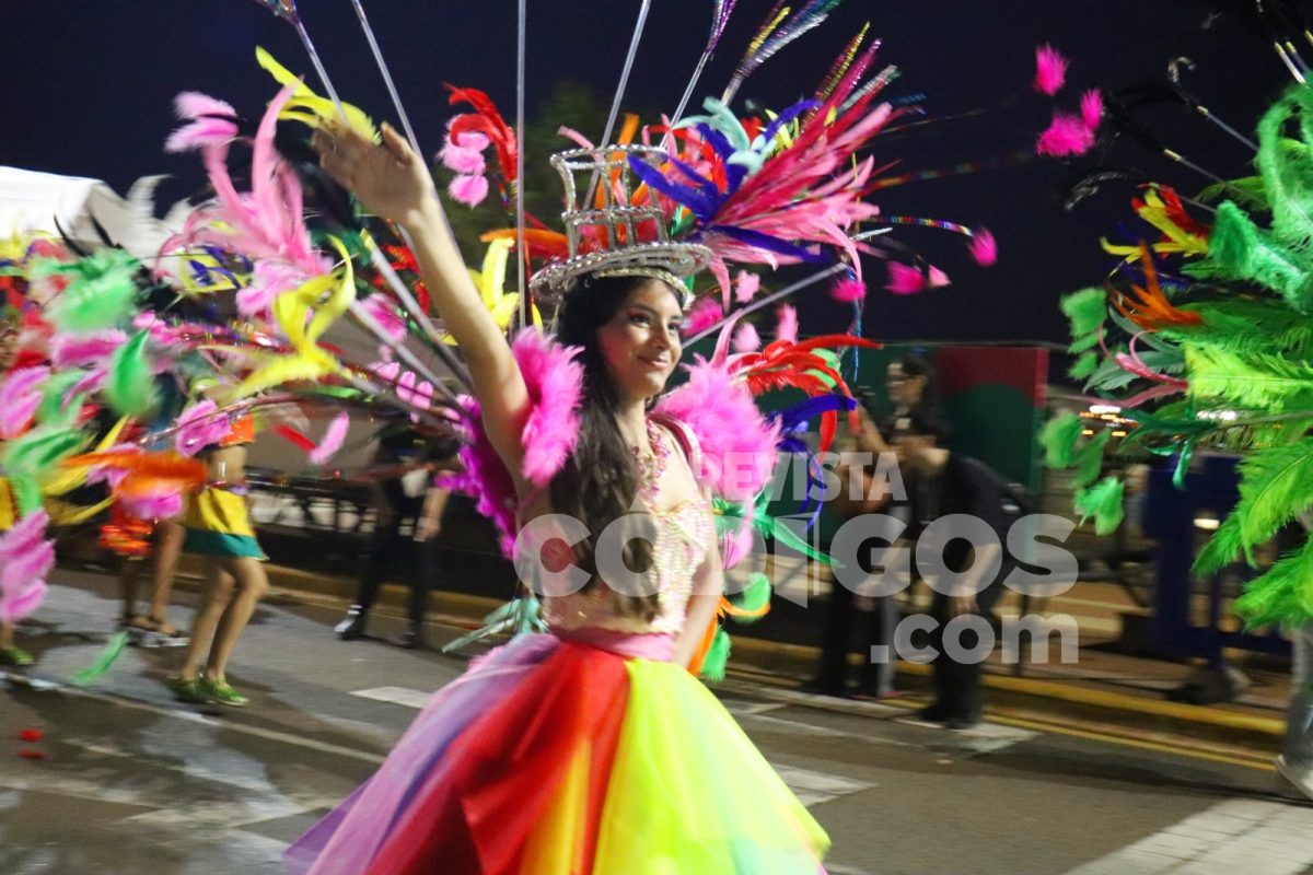 Posadas vive la tercera noche de la Estudiantina 2025 5 10 - Posadas vive la tercera noche de la Estudiantina 2025 6 - 9