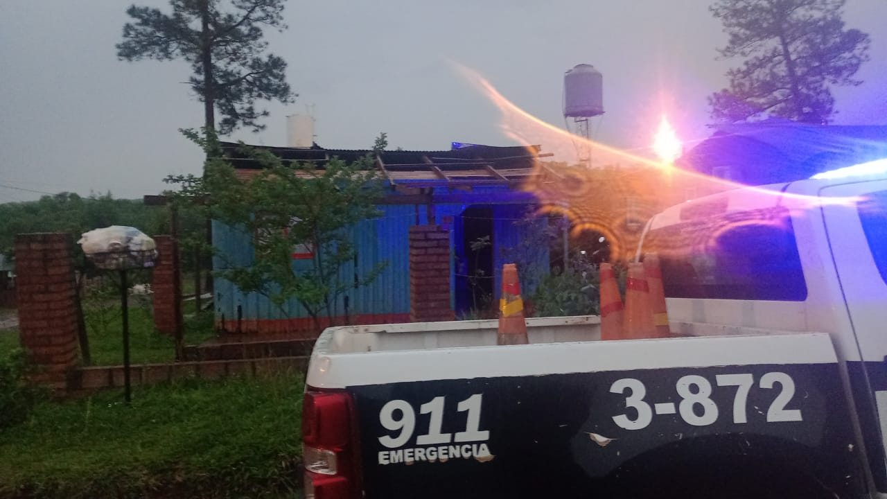 Realizan relevamientos y asisten a familias tras el temporal en Misiones 2 - 1