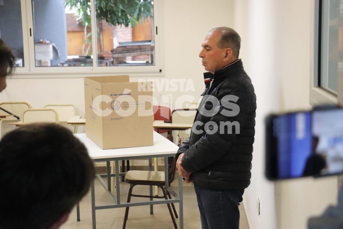 Votó Stelatto y pidió “seguir fortaleciendo la democracia con responsabilidad y participación” 1 2 - STELATTO 1 - 1