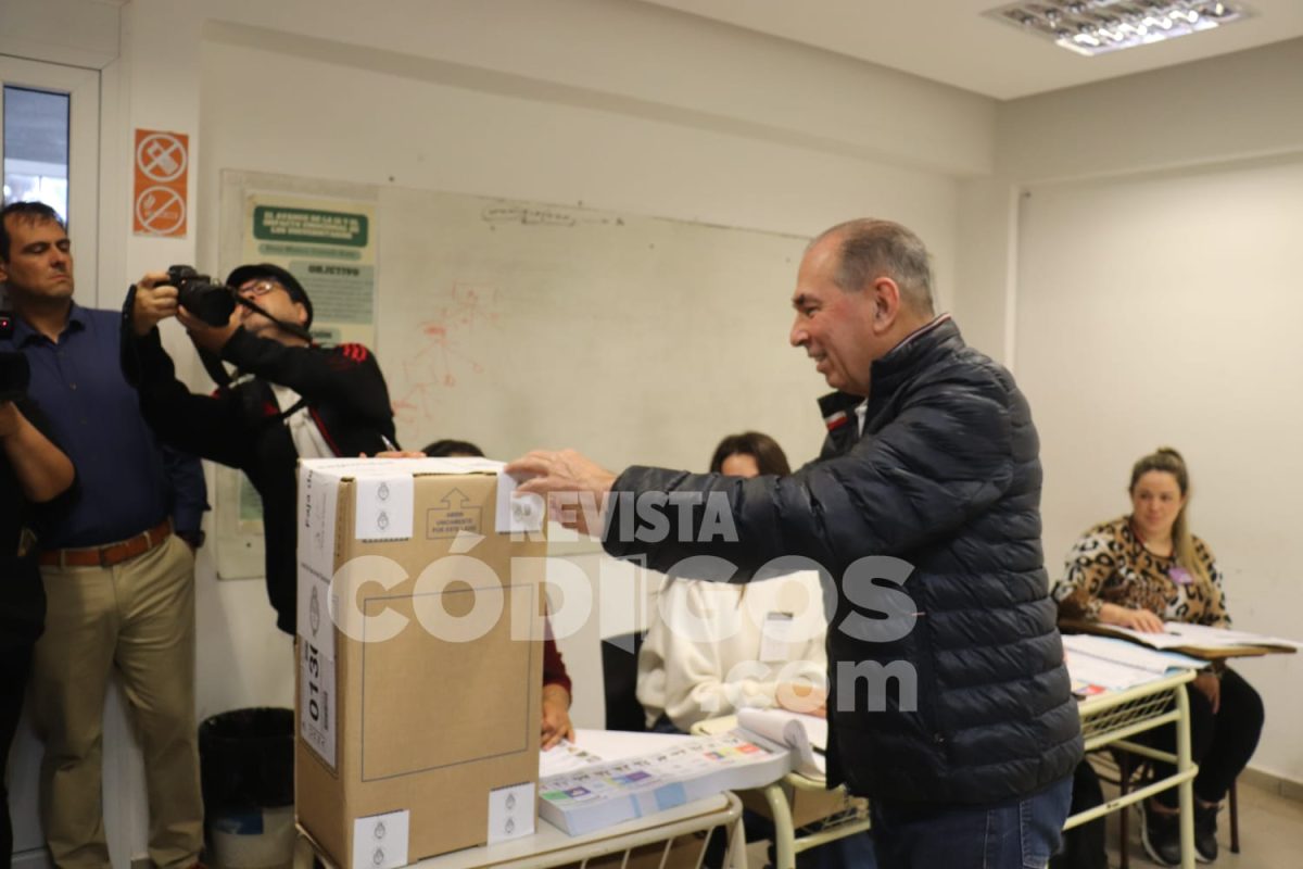 Votó Stelatto y pidió “seguir fortaleciendo la democracia con responsabilidad y participación”