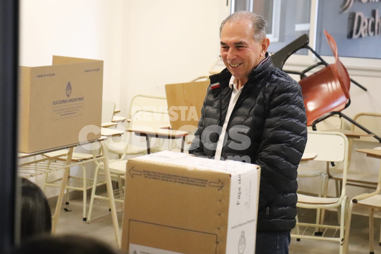 Votó Stelatto y pidió “seguir fortaleciendo la democracia con responsabilidad y participación” 4 8 - STELATTO 5 - 7