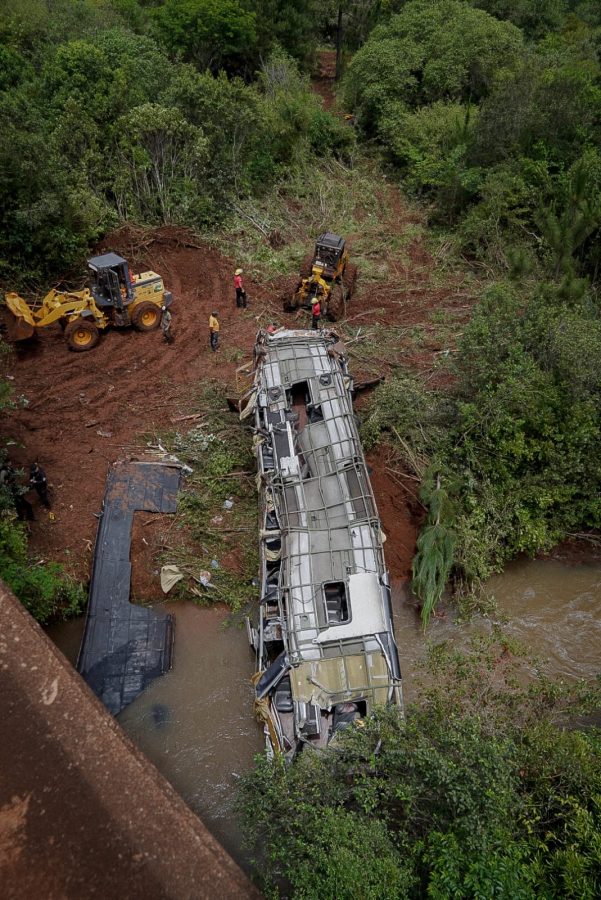 Tragedia en Campo Viera: Passalacqua encabezó los operativos de asistencia 6 12 - Tragedia en Campo Viera Passalacqua encabezo los operativos de asistencia 8 - 11
