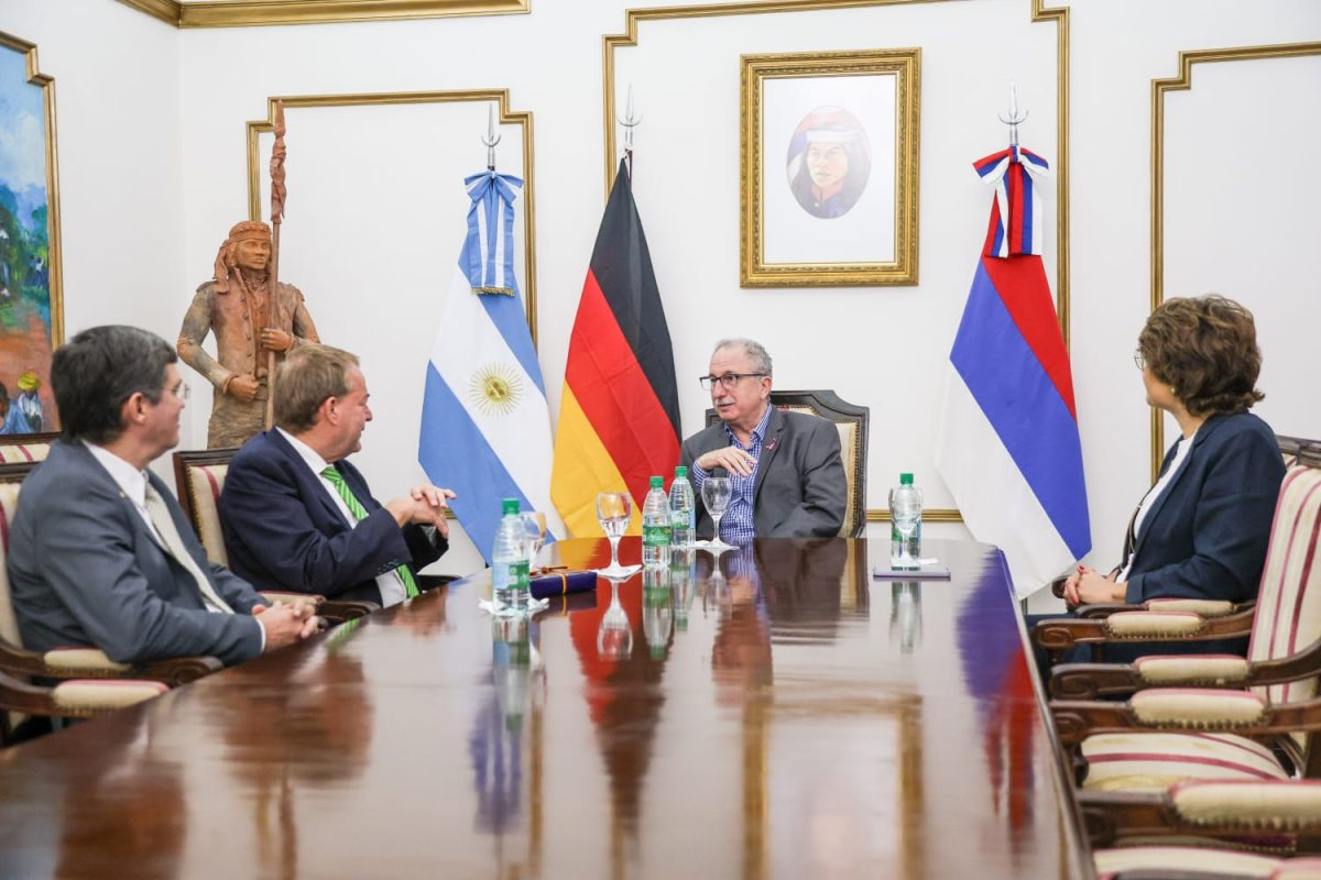 El Embajador alemán visitó Posadas y reconoció el "gesto extraordinario" de Misiones a la inmigración 3 6 - WhatsApp Image 2025 10 09 at 14.15.12 - 5