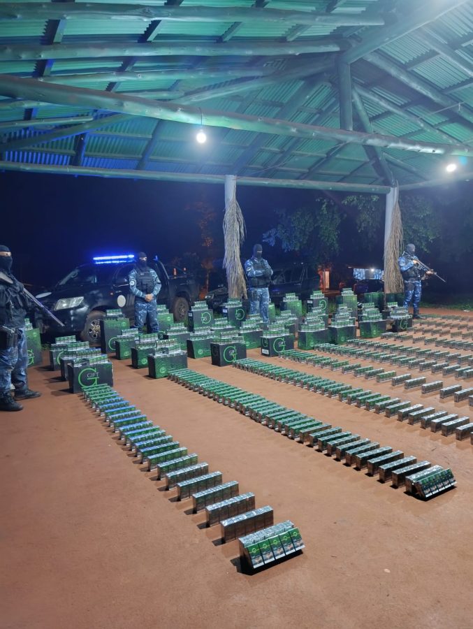 Tras una persecución, Infantería secuestró un auto brasileño cargado con $90 millones en cigarrillos de contrabando 1 2 - WhatsApp Image 2025 10 18 at 10.00.24 1 - 1