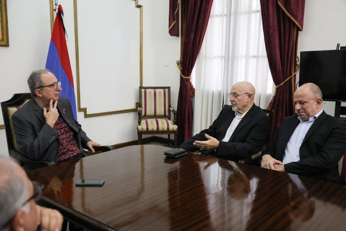 Passalacqua recibió a autoridades masónicas de América y Europa en Posadas 2 4 - WhatsApp Image 2025 10 30 at 12.23.59 1 - 3