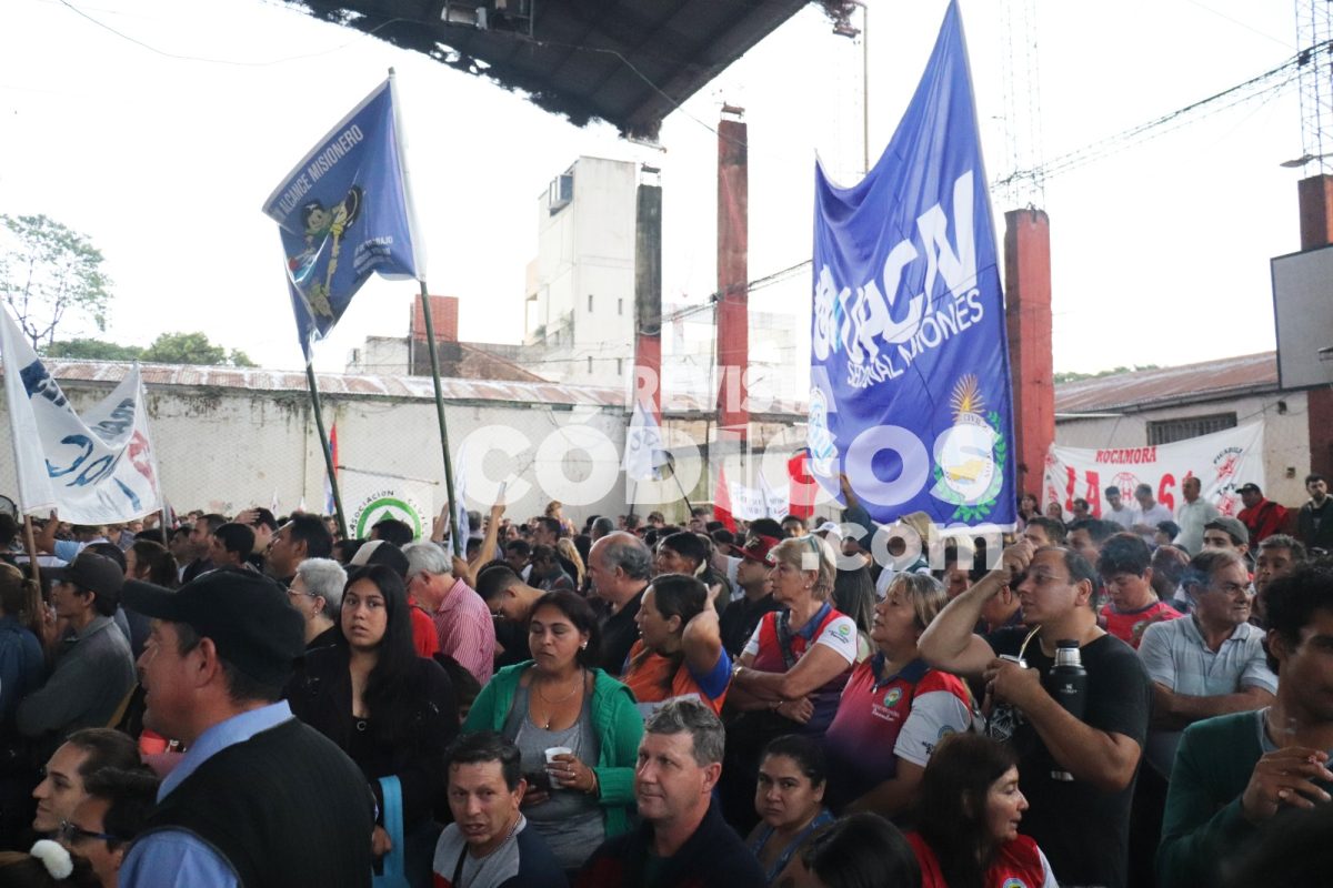 La Renovación celebró el Día de la Lealtad Peronista con un acto en el Club Huracán 11 22 - acto huracan 11 - 21