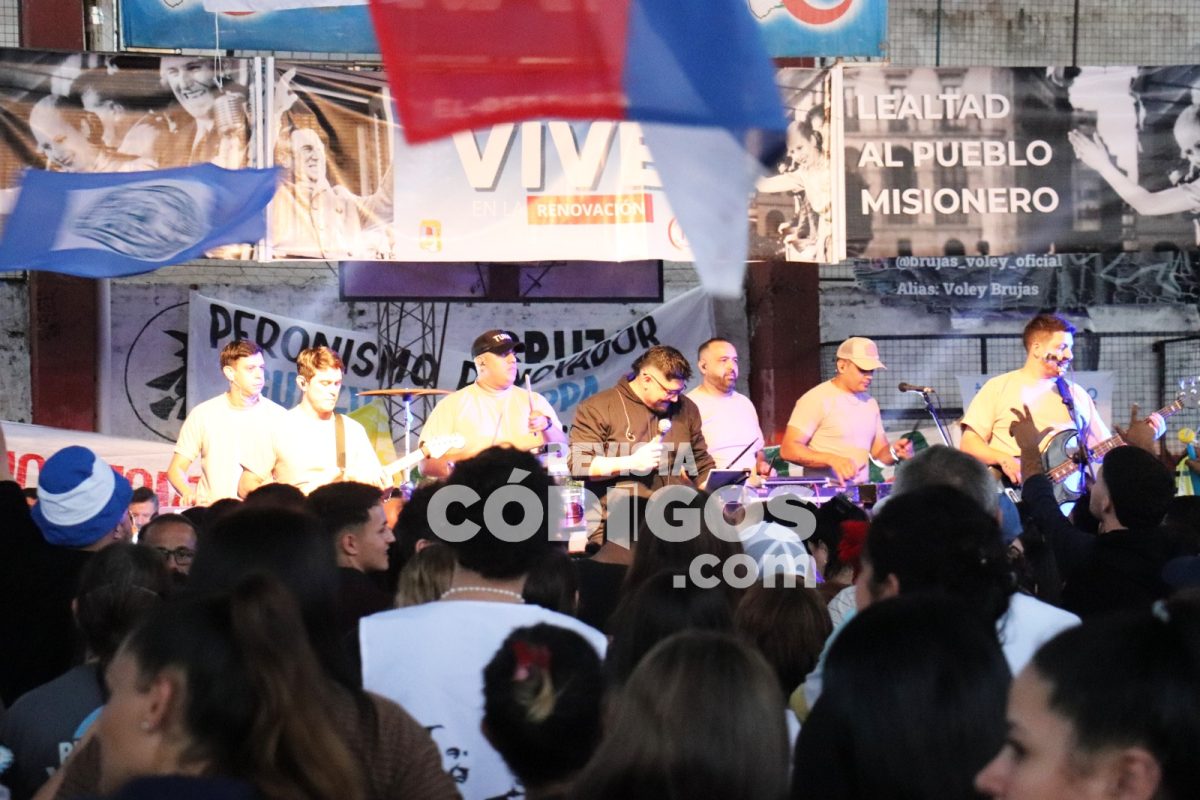 La Renovación celebró el Día de la Lealtad Peronista con un acto en el Club Huracán 5 10 - acto huracan 5 - 9