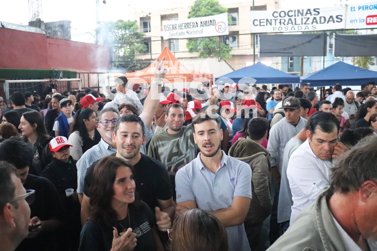 La Renovación celebró el Día de la Lealtad Peronista con un acto en el Club Huracán 8 16 - acto huracan 8 - 15