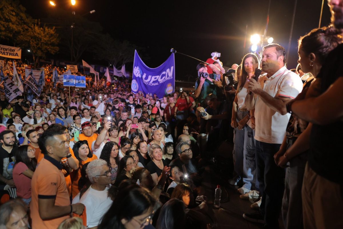 El Frente Renovador cerró la campaña con multitudinario acto 3 6 - cierre campana frente renovador herrera ahuad 3 - 5