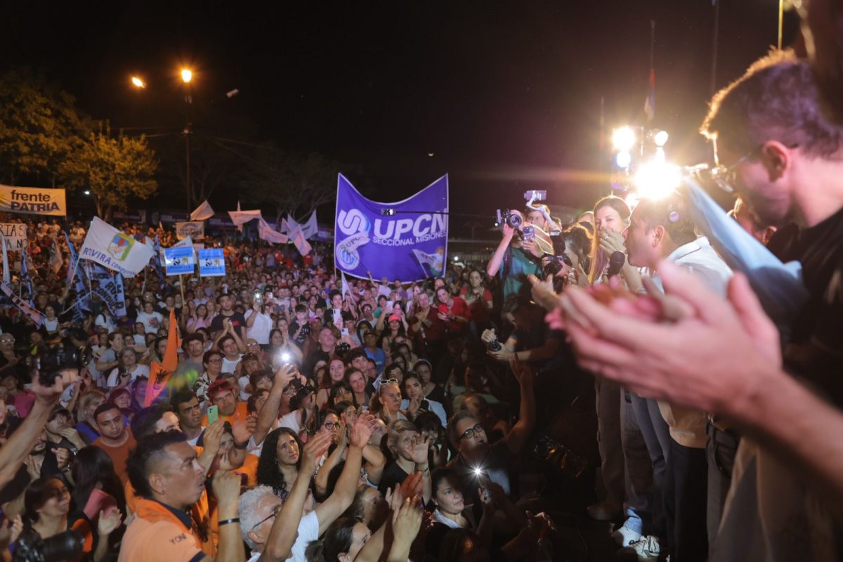 El Frente Renovador cerró la campaña con multitudinario acto 4 8 - cierre campana frente renovador herrera ahuad 4 - 7