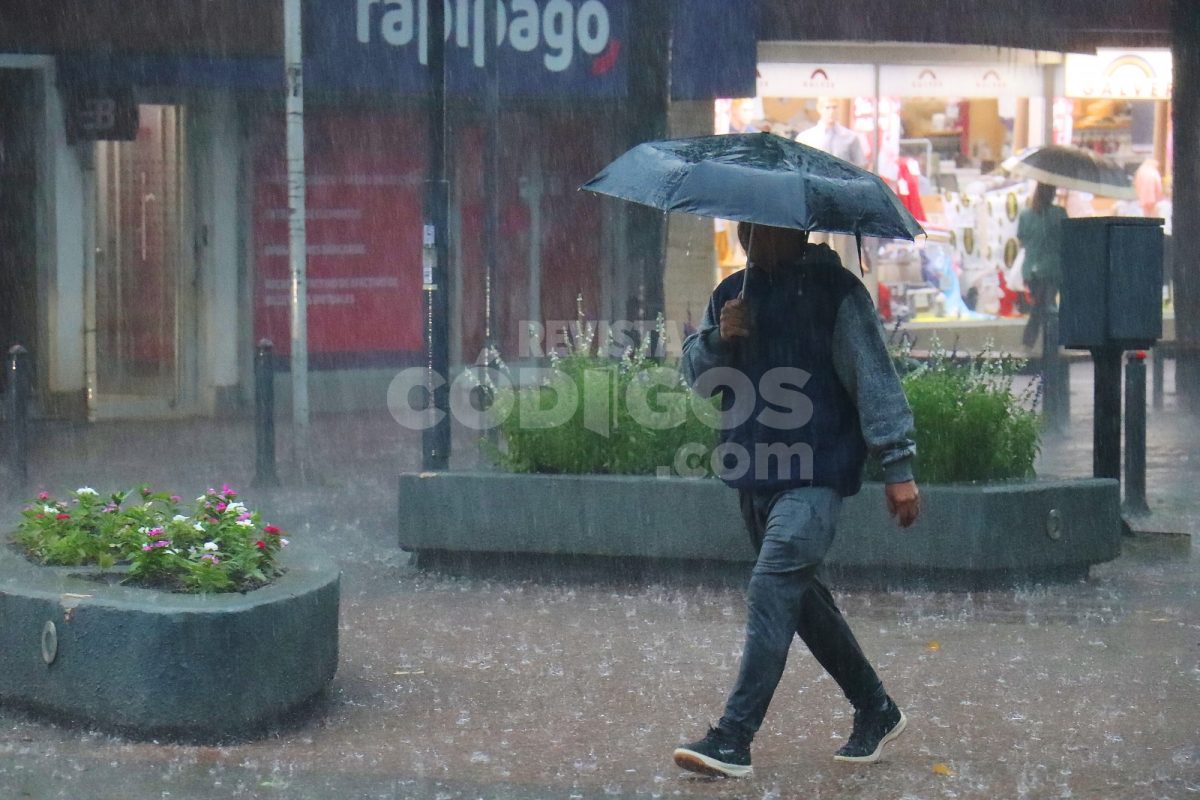 Viernes con fuertes lluvias, tormentas y marcado descenso térmico en Misiones