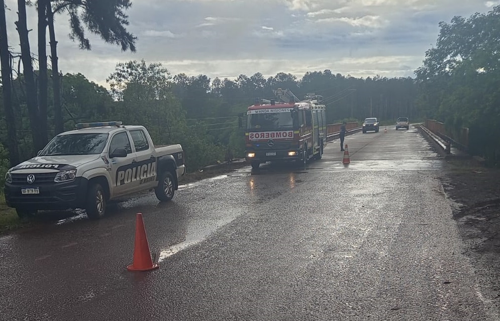 dos vehiculos arroyos