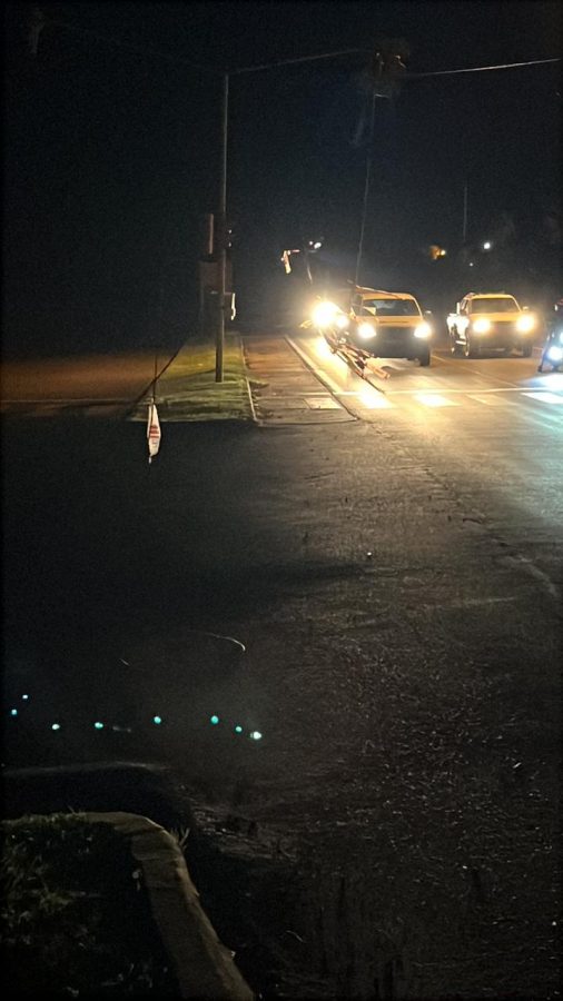 Un camión enganchó cables y provocó la caída de semáforos en Garupá: la Policía intervino para despejar la ruta 2 4 - garupa 2 1 - 3