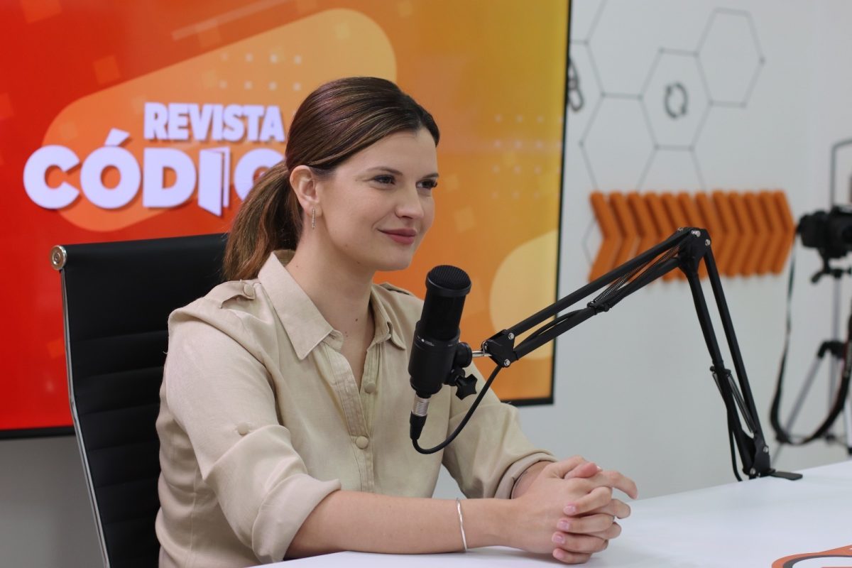 Micaela Gacek y Germán Simes pasaron por el streaming de Códigos 3 6 - micaela gacek 2 - 5