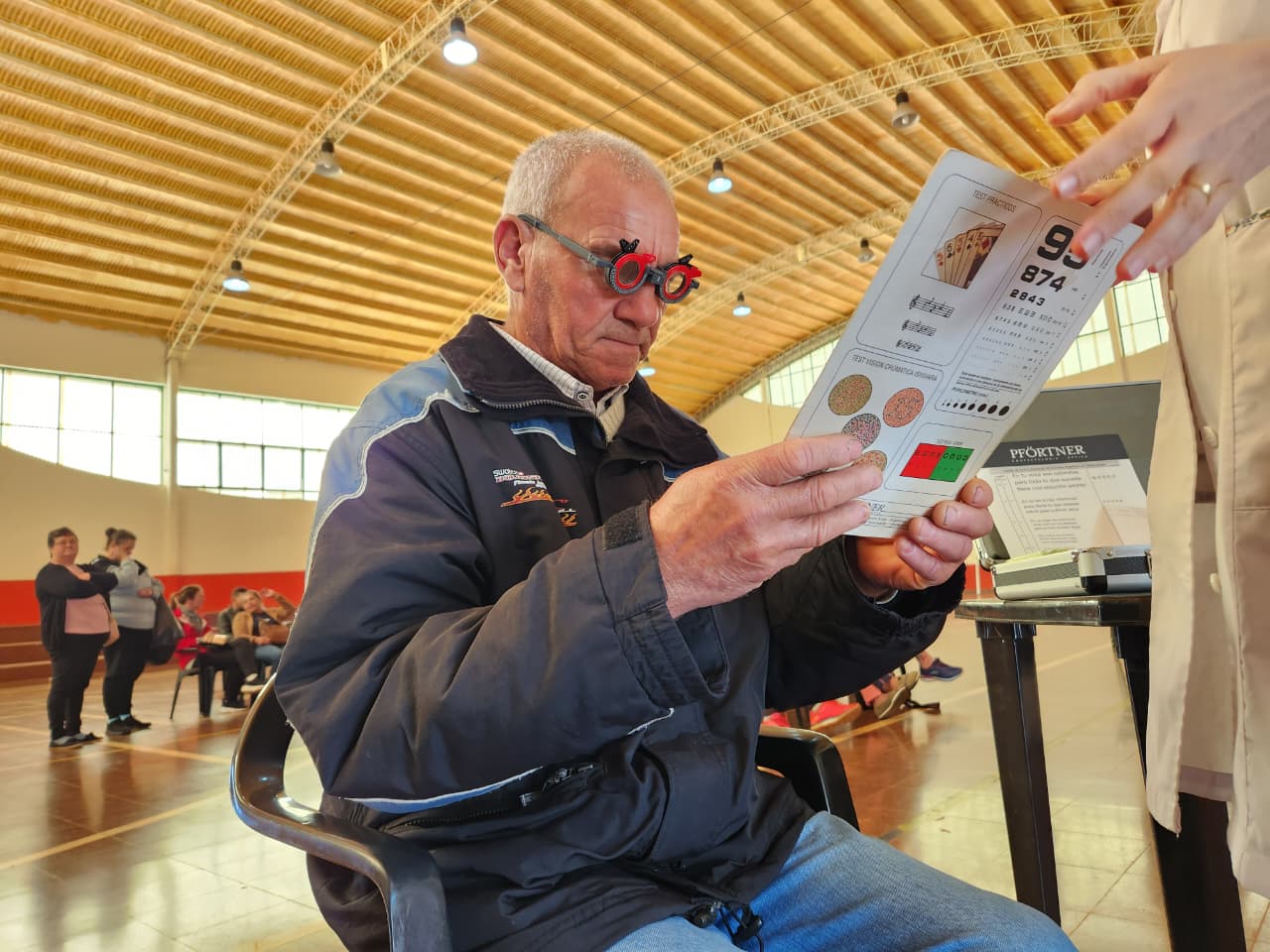 Mirar Mejor llevó atención oftalmológica a 25 de Mayo 3 6 - mirar mejor 1 - 5