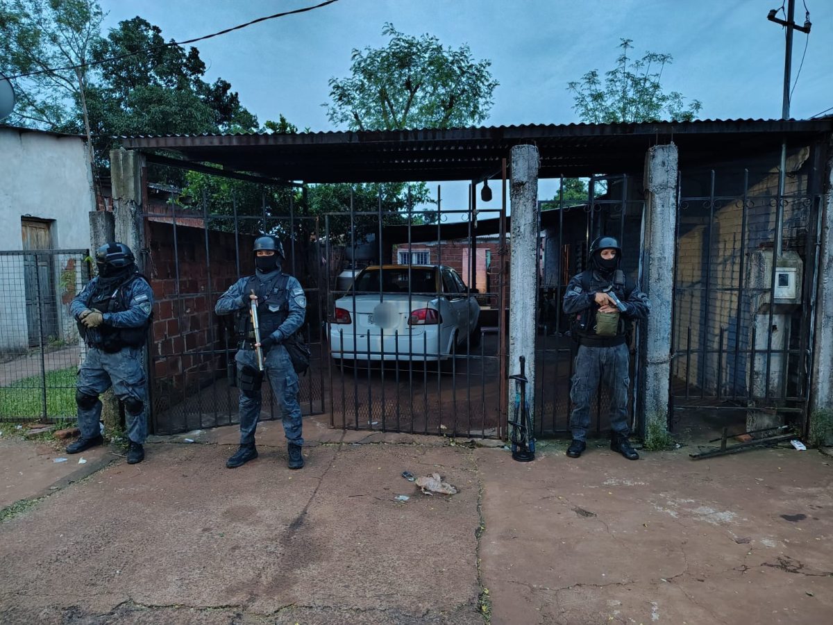 Tres detenidos y cocaína secuestrada en un narcokiosko de Posadas 1 2 - narco detenido 1 - 1