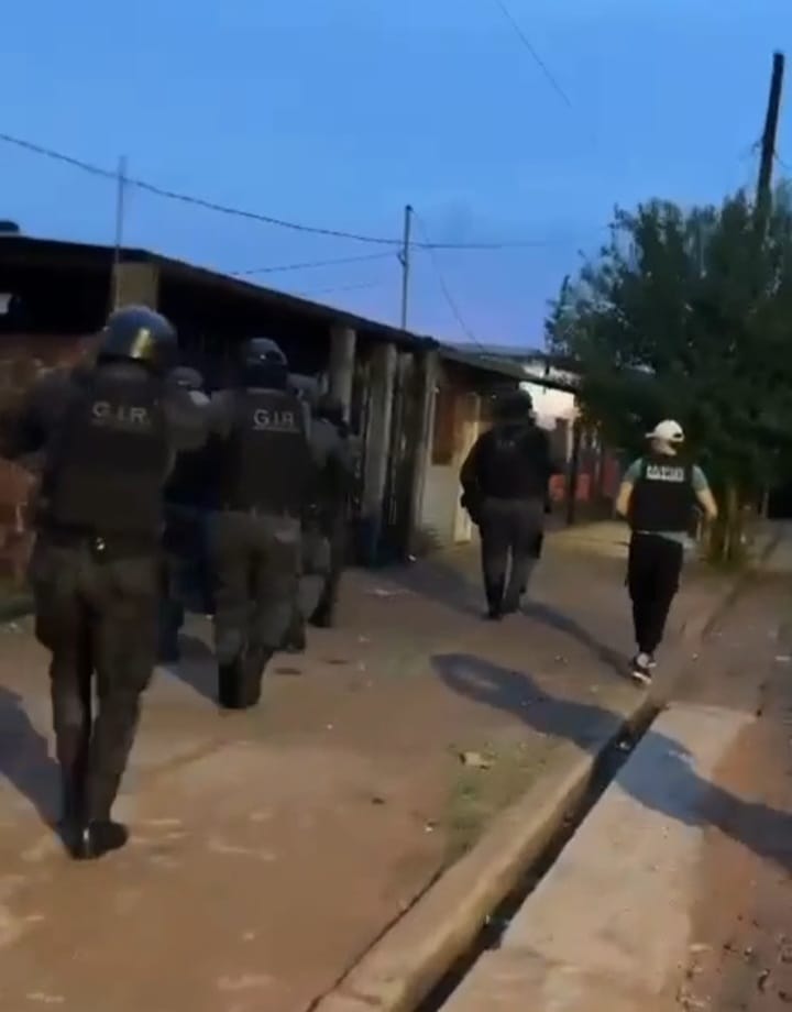 Tres detenidos y cocaína secuestrada en un narcokiosko de Posadas 3 6 - narco detenido 3 - 5