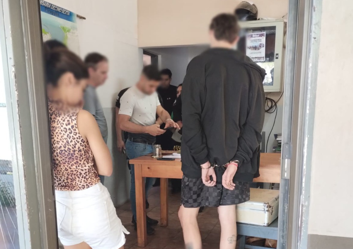 pareja detenida