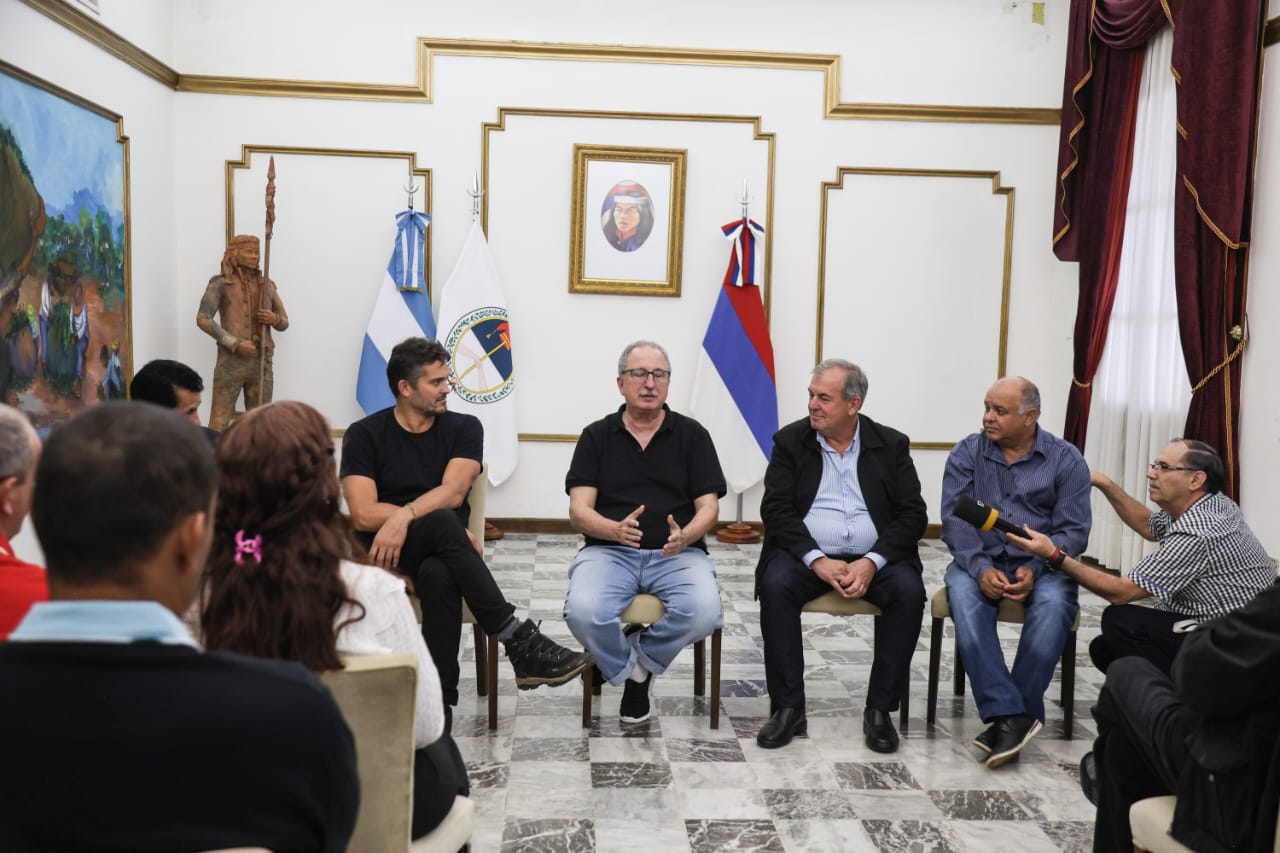 Passalacqua: “El bienestar de las familias tabacaleras está en el centro de nuestras políticas públicas” 3 6 - passalacqua tabacaleros 3 - 5