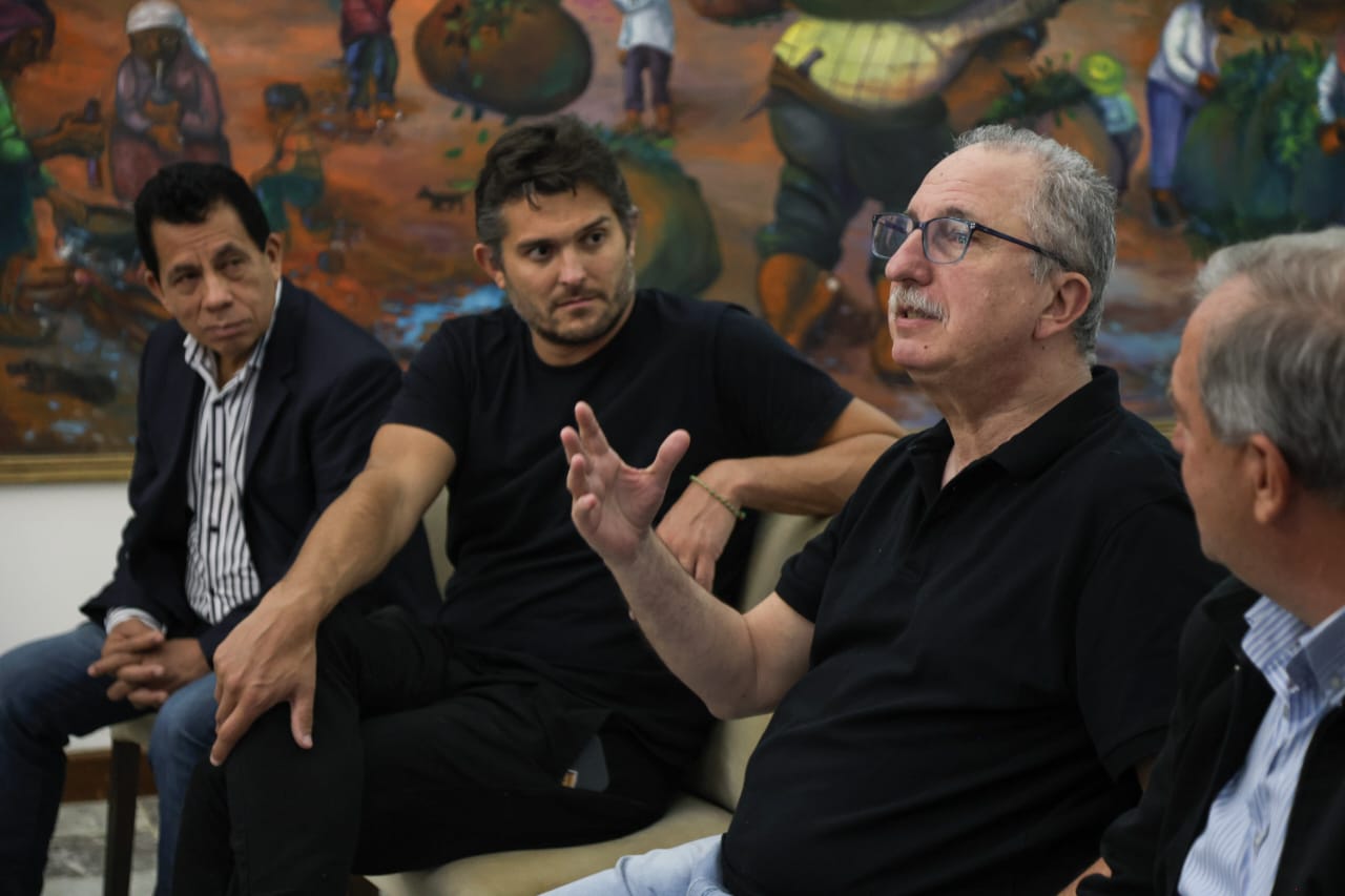 Passalacqua: “El bienestar de las familias tabacaleras está en el centro de nuestras políticas públicas” 5 10 - passalacqua tabacaleros 5 - 9