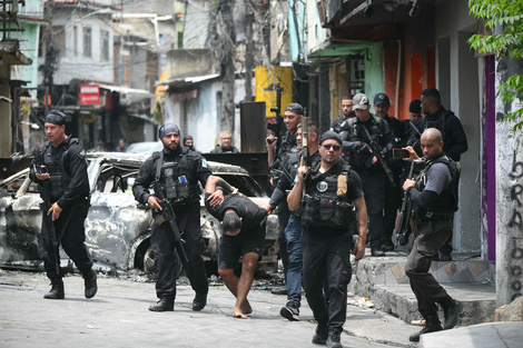 984726 000 82aj2jw - 3