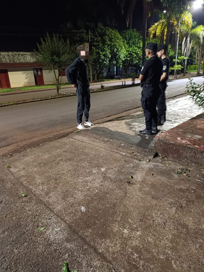 Amplio operativo policial dejó más de dos mil identificados y 21 detenidos en Misiones 8 15 - Amplio operativo policial dejo mas de dos mil identificados y 21 detenidos en Misiones 7 - 14