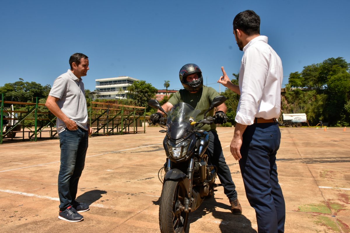 Avanza en Posadas un proyecto para homologar escuelas de manejo y reducir los siniestros viales 2 4 - Avanza en Posadas un proyecto para homologar escuelas de manejo y reducir los accidentes de transito 2 - 3