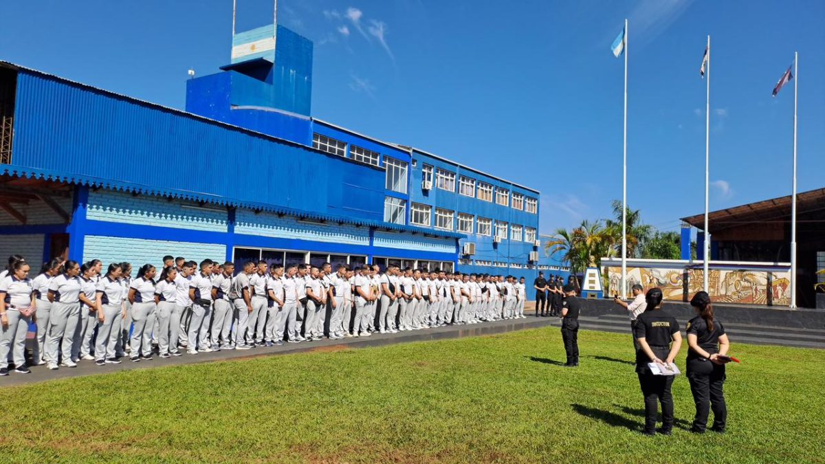 Cadetes tucumanos conocieron el modelo formativo de la Policia de Misiones 4 - 13