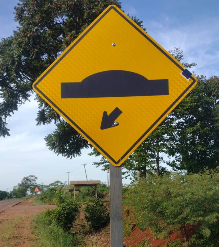 Vialidad avanza con tareas de mantenimiento en las rutas provinciales 2 y 3 3 6 - DPV CARTELES RP 2 2 - 5