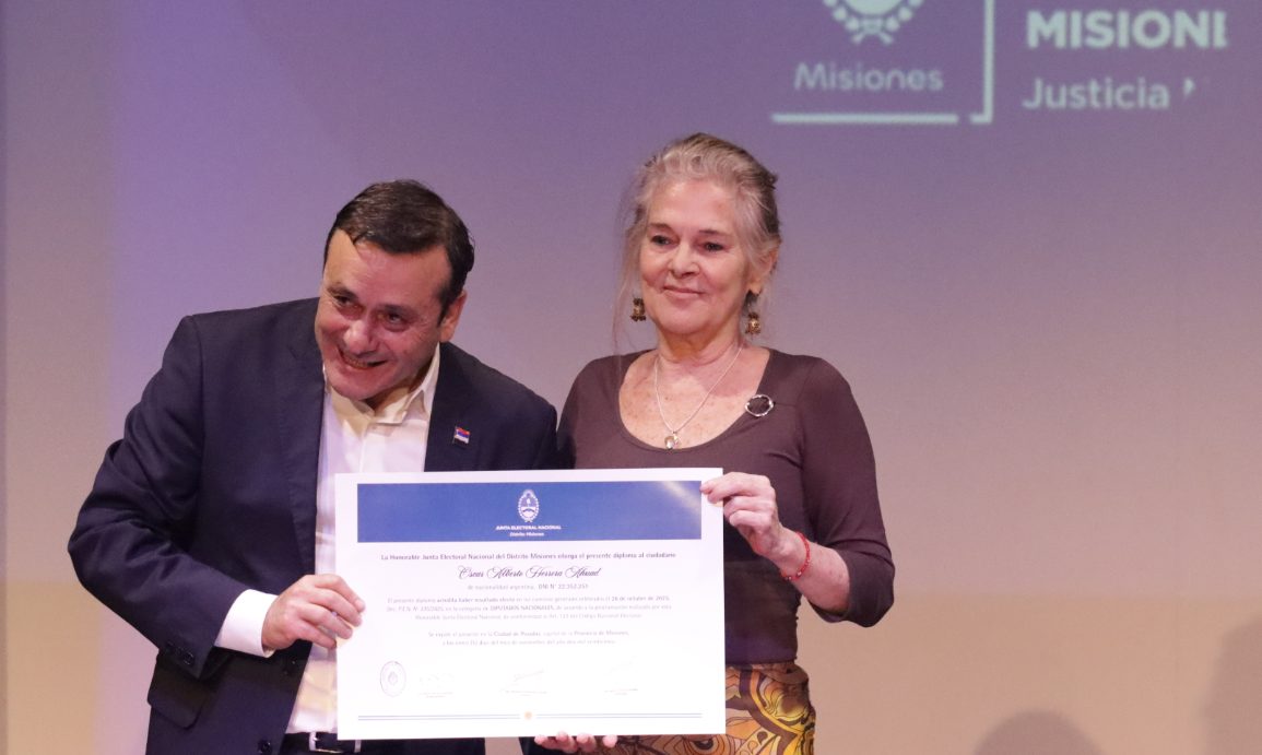 Entregaron diplomas a diputados nacionales electos por Misiones 3 6 - Entregaron diplomas a diputados nacionales electos por Misiones - 5