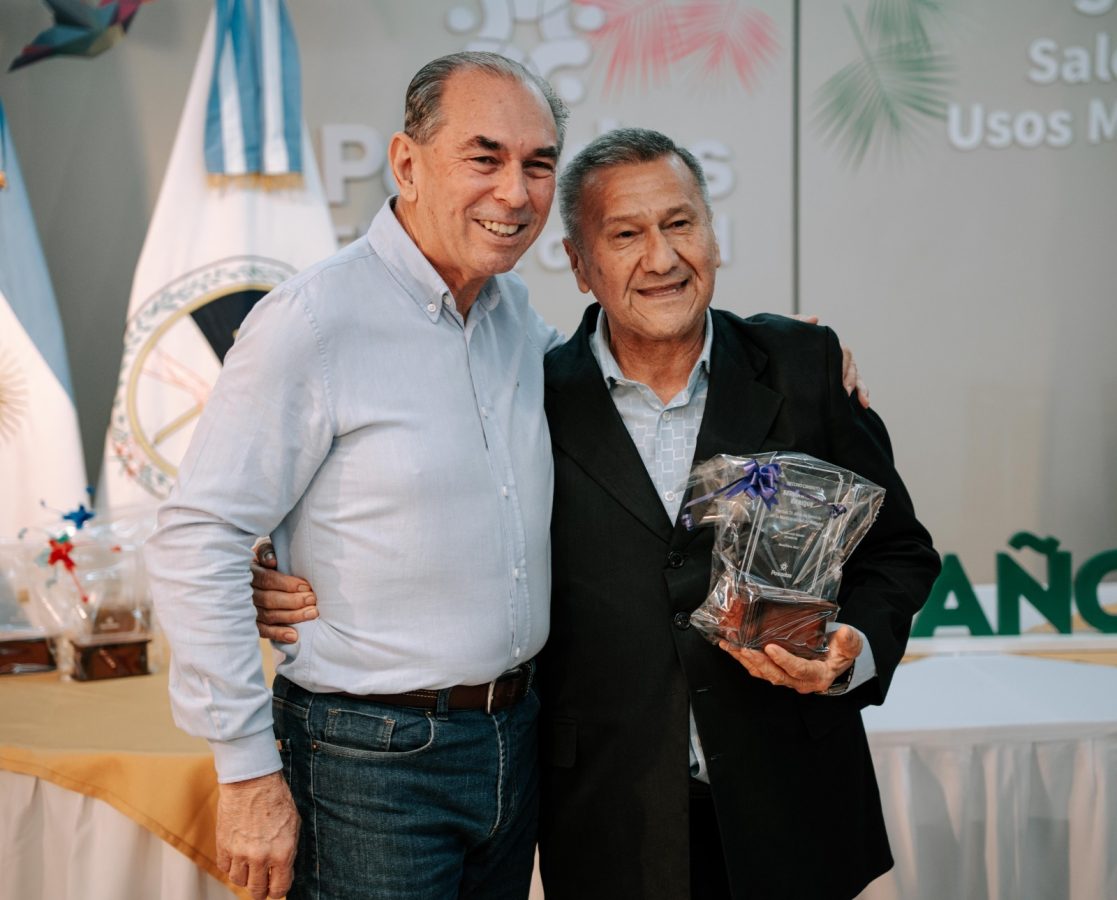 HOMENAJE A EMPLEADOS (2)