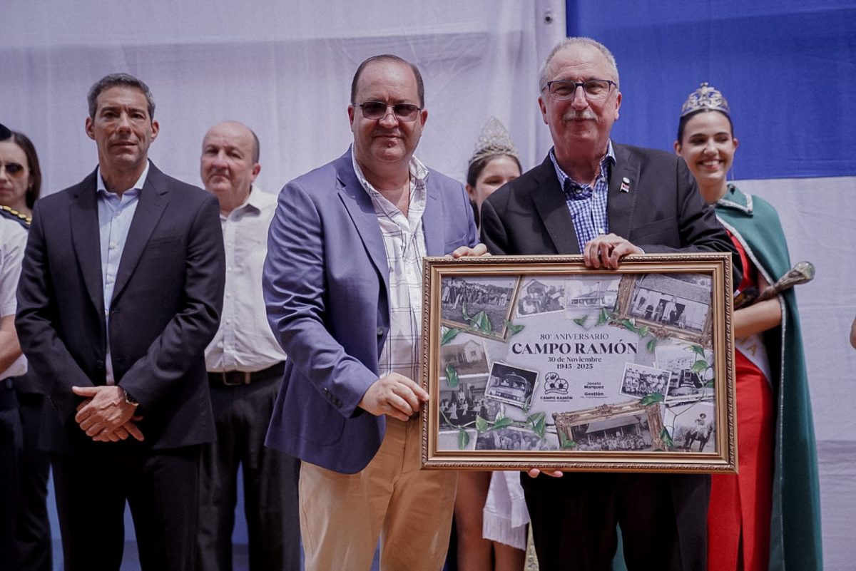 Passalacqua en el natalicio de Guacurarí: "Los misioneros defendemos el federalismo" 1 2 - IMG 20251130 WA0053 - 1