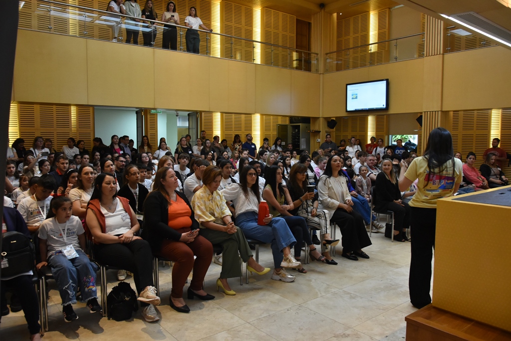 Inició en la Legislatura misionera el primer Parlamento de Educación Disruptiva del país 3 6 - Inicio en la Legislatura misionera el primer Parlamento de Educacion Disruptiva del pais 3 - 5