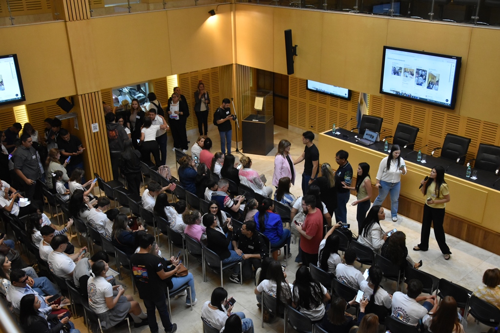 Inició en la Legislatura misionera el primer Parlamento de Educación Disruptiva del país 4 8 - Inicio en la Legislatura misionera el primer Parlamento de Educacion Disruptiva del pais 4 1 - 7