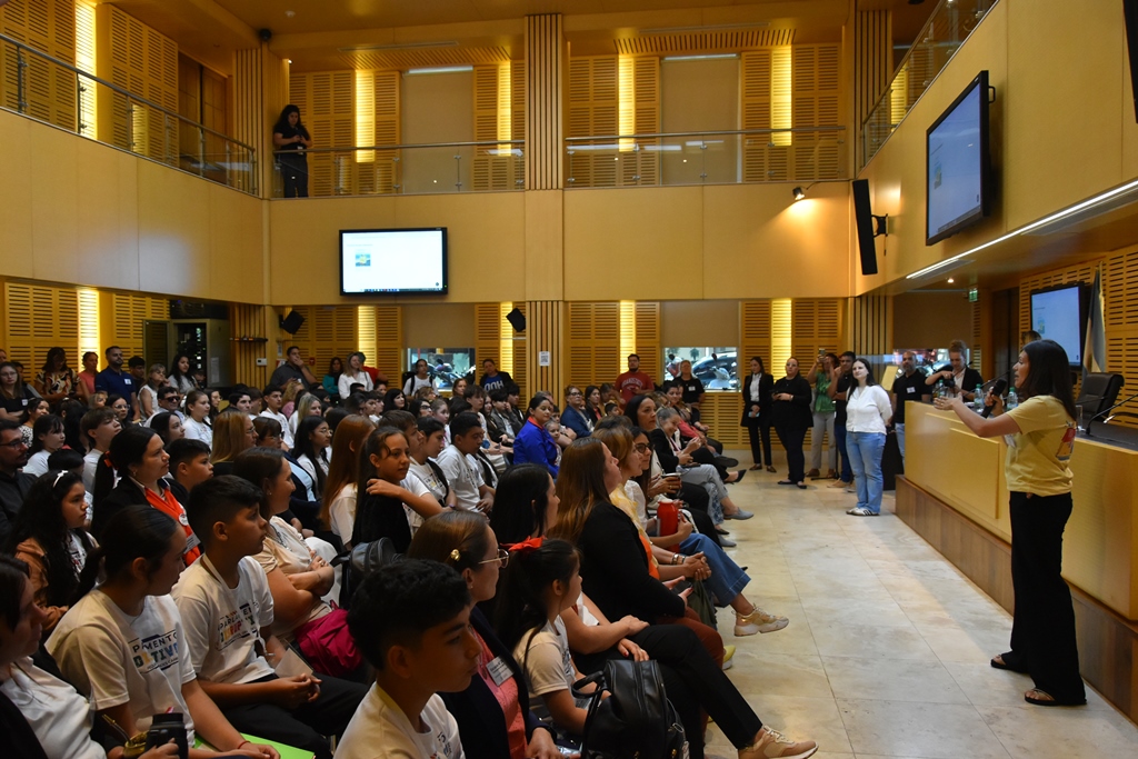 Inició en la Legislatura misionera el primer Parlamento de Educación Disruptiva del país 6 12 - Inicio en la Legislatura misionera el primer Parlamento de Educacion Disruptiva del pais 6 - 11