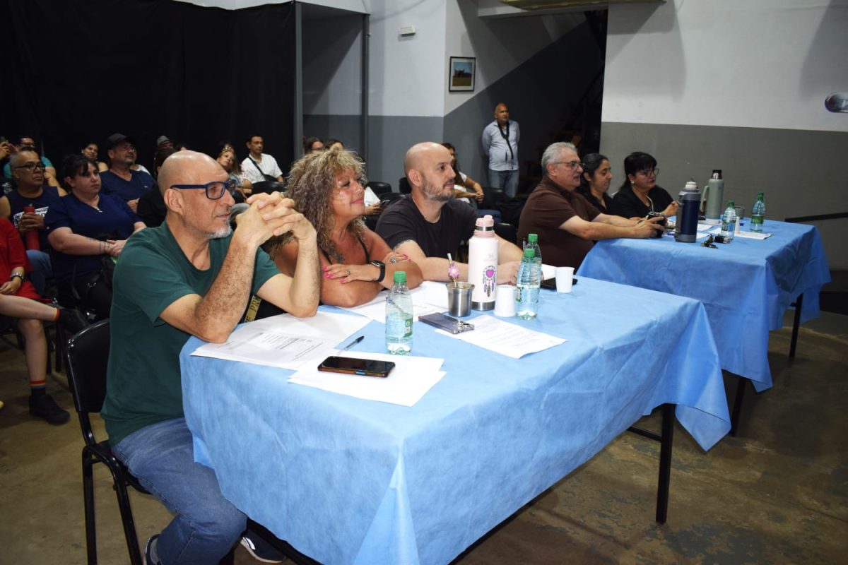 Inició la convocatoria de artistas para el Festival del Litoral 1 2 - Inicio la convocatoria de artistas para el Festival del Litoral 1 - 1