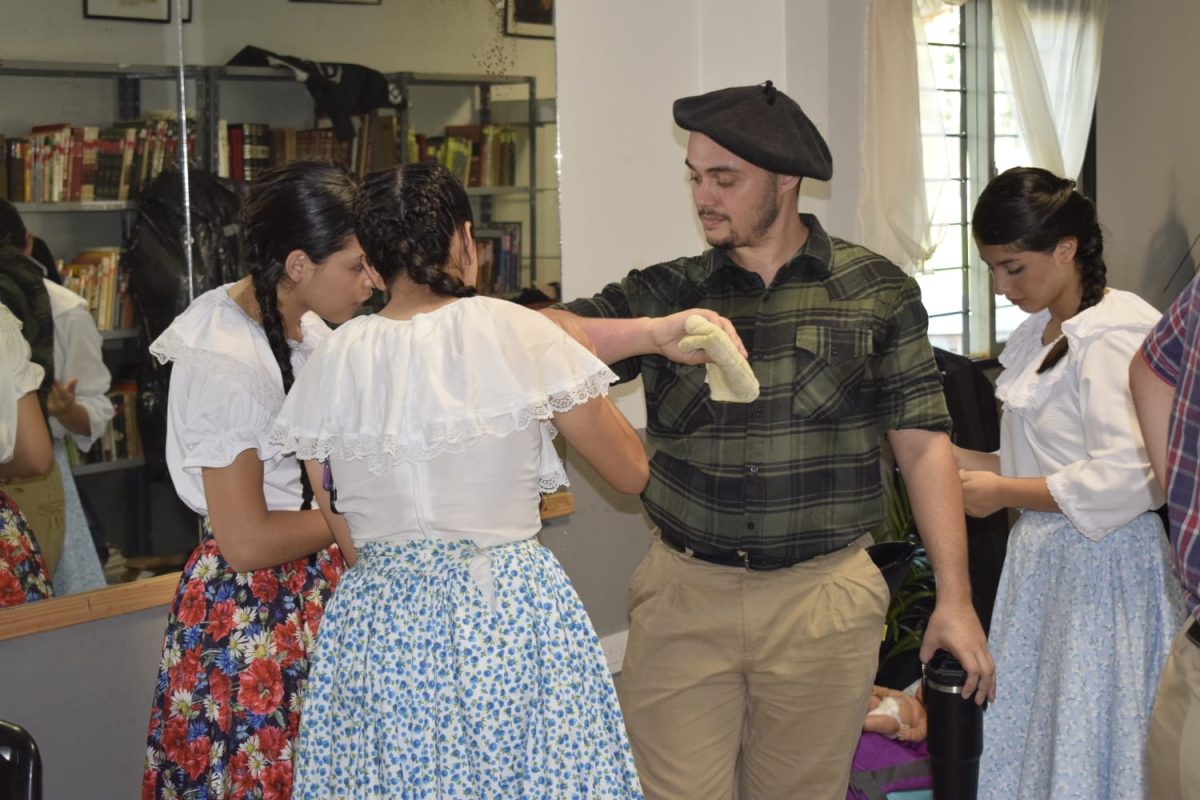 Inició la convocatoria de artistas para el Festival del Litoral 5 10 - Inicio la convocatoria de artistas para el Festival del Litoral 2 - 9