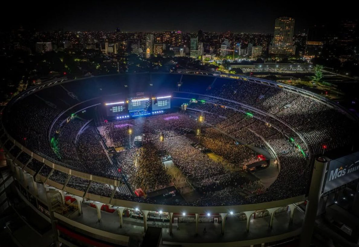 Mas de una decada de espera Oasis brillo ante 85 mil personas en el Monumental 3 - 11