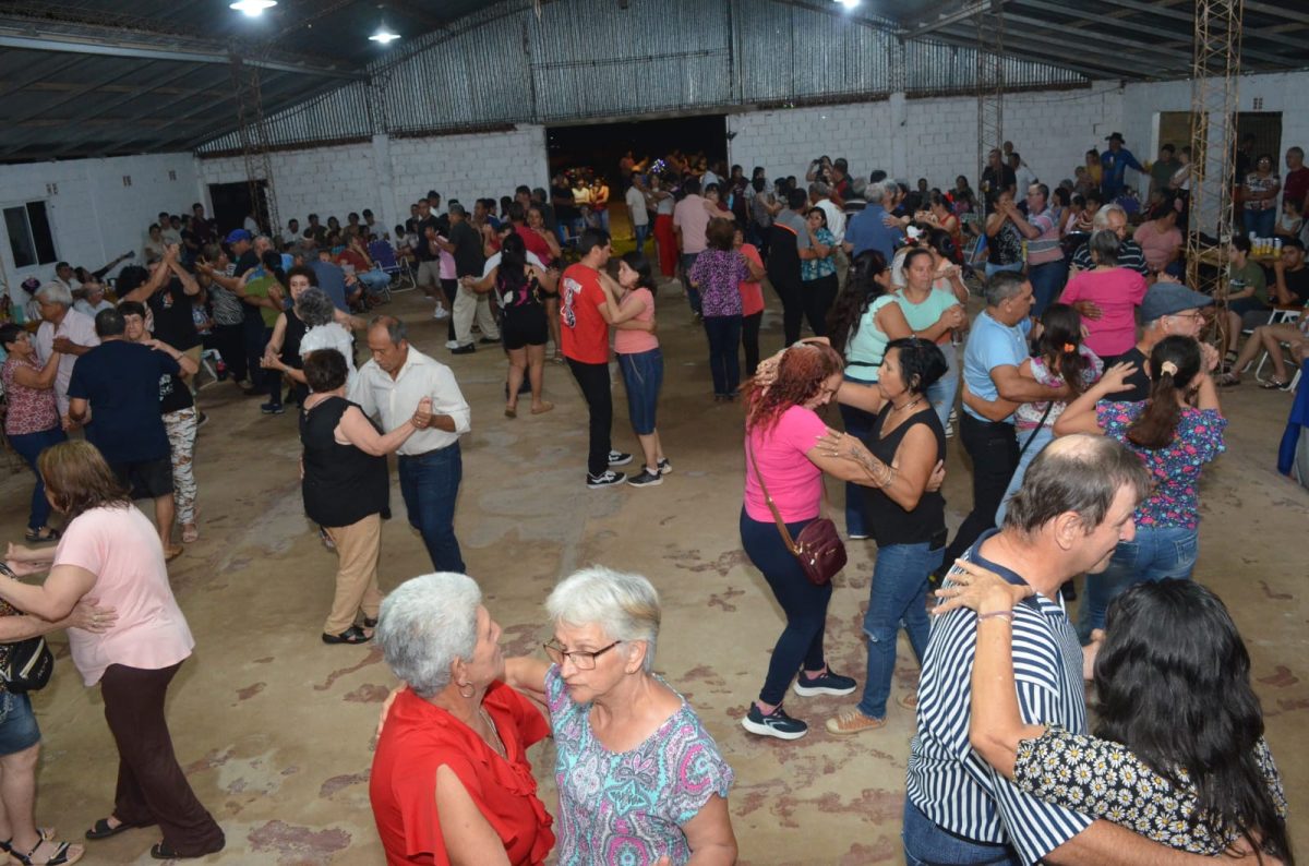 Montecarlo festejó el Festival del Pescador 2025 con feria, música y gastronomía local 2 4 - Montecarlo festejo el Festival del Pescador 2025 con feria musica y gastronomia local 5 - 3