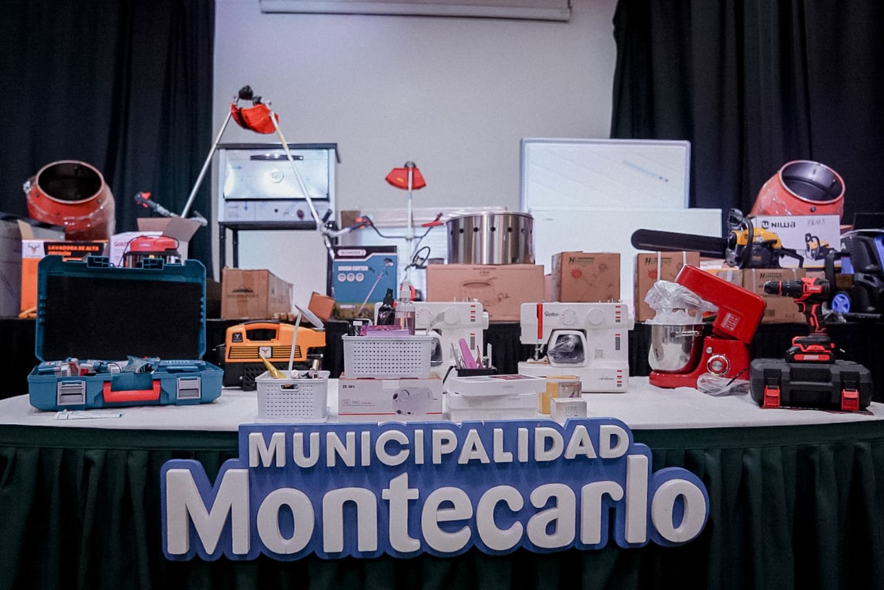 Passalacqua encabezo la primera entrega del banco de herramientas en Montecarlo 8 - 13