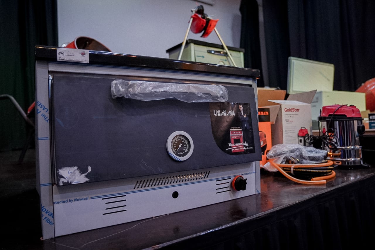 Passalacqua encabezo la primera entrega del banco de herramientas en Montecarlo 9 - 11