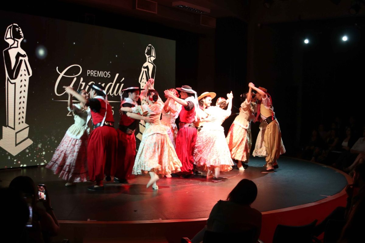 Cultura posadeña de gala: se entregaron los Premios Arandú con homenaje a Ramón Ayala 12 24 - Premios arandu posadas 12 - 23