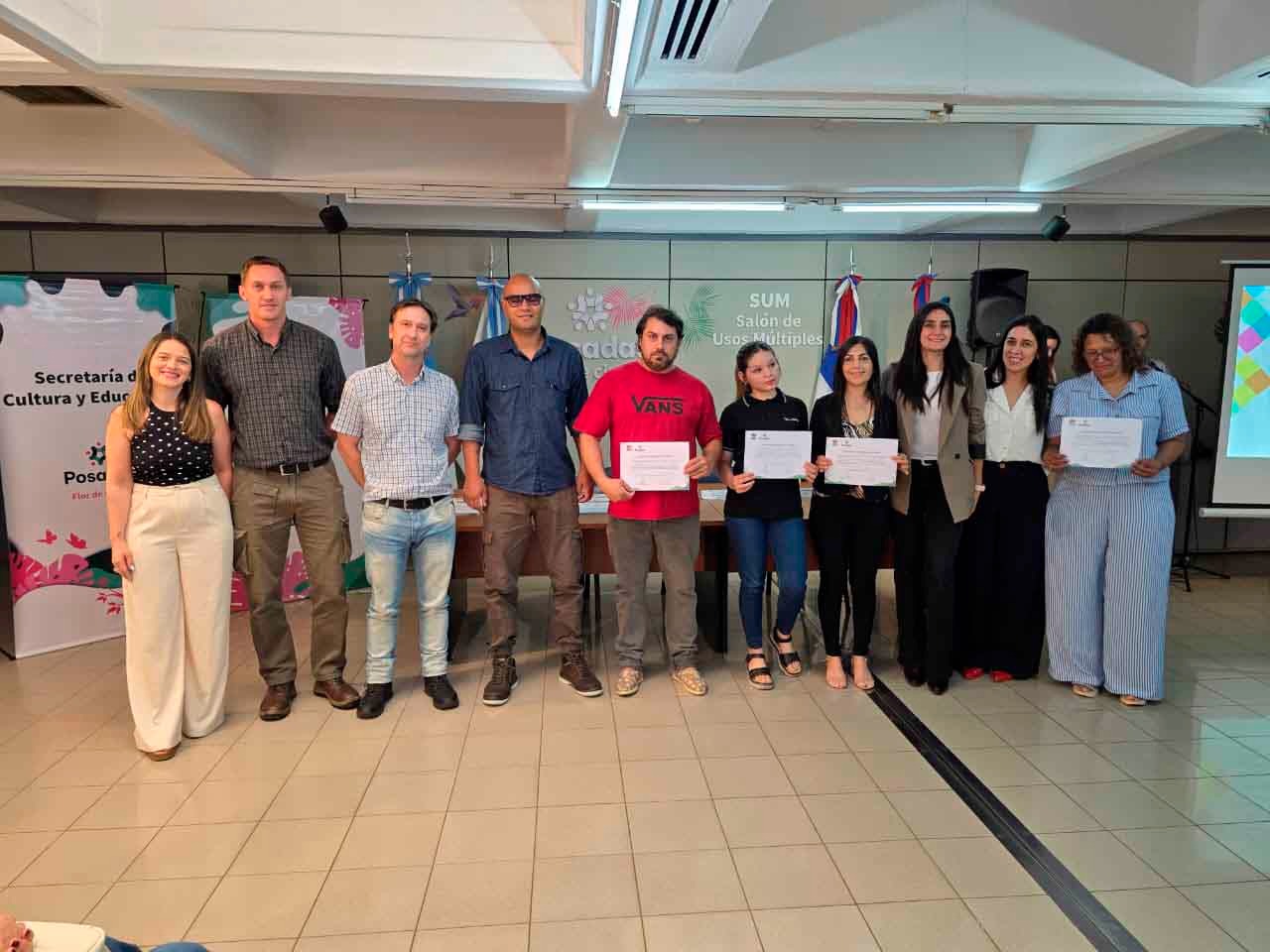 Presentaron el trabajo y aporte de estudiantes universitarios a la gestion municipal en Posadas 2 - 3