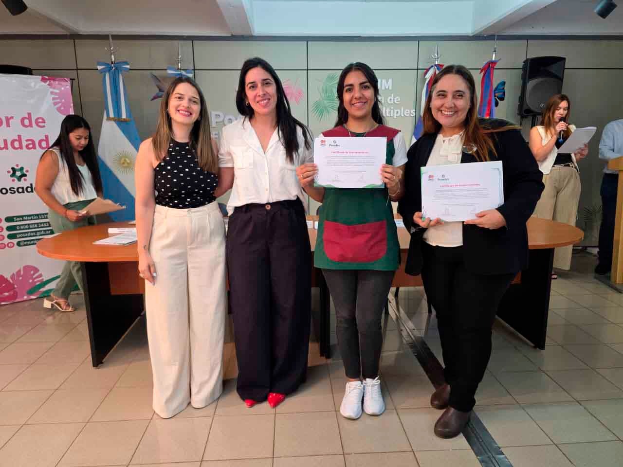 Presentaron el trabajo y aporte de estudiantes universitarios a la gestion municipal en Posadas 5 - 7