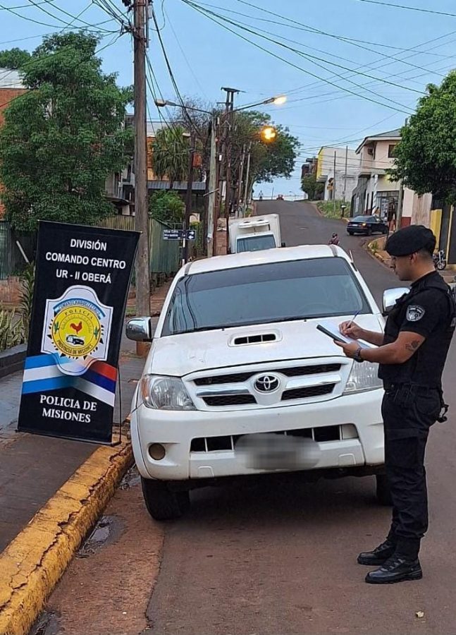 Recuperaron vehículos presuntamente robados por exempleados de una concesionaria en 25 de Mayo 1 2 - Recuperaron vehiculos presuntamente robados por exempleados de una concesionaria en 25 de Mayo 1 - 1