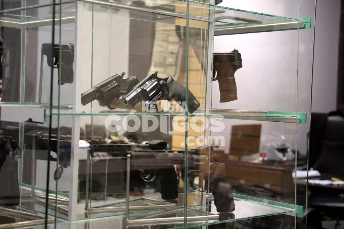 Referente del sector en Posadas asegura que "no cualquiera puede tener un arma en Argentina" 8 16 - Referente del sector en Posadas asegura que no cualquiera puede tener un arma en Argentina 10 - 15