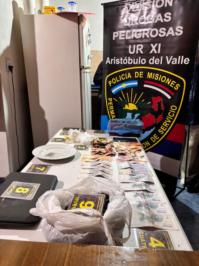 Desmantelaron kiosco narco en Aristóbulo: hay un detenido 3 6 - WhatsApp Image 2025 11 01 at 11.54.22 - 5